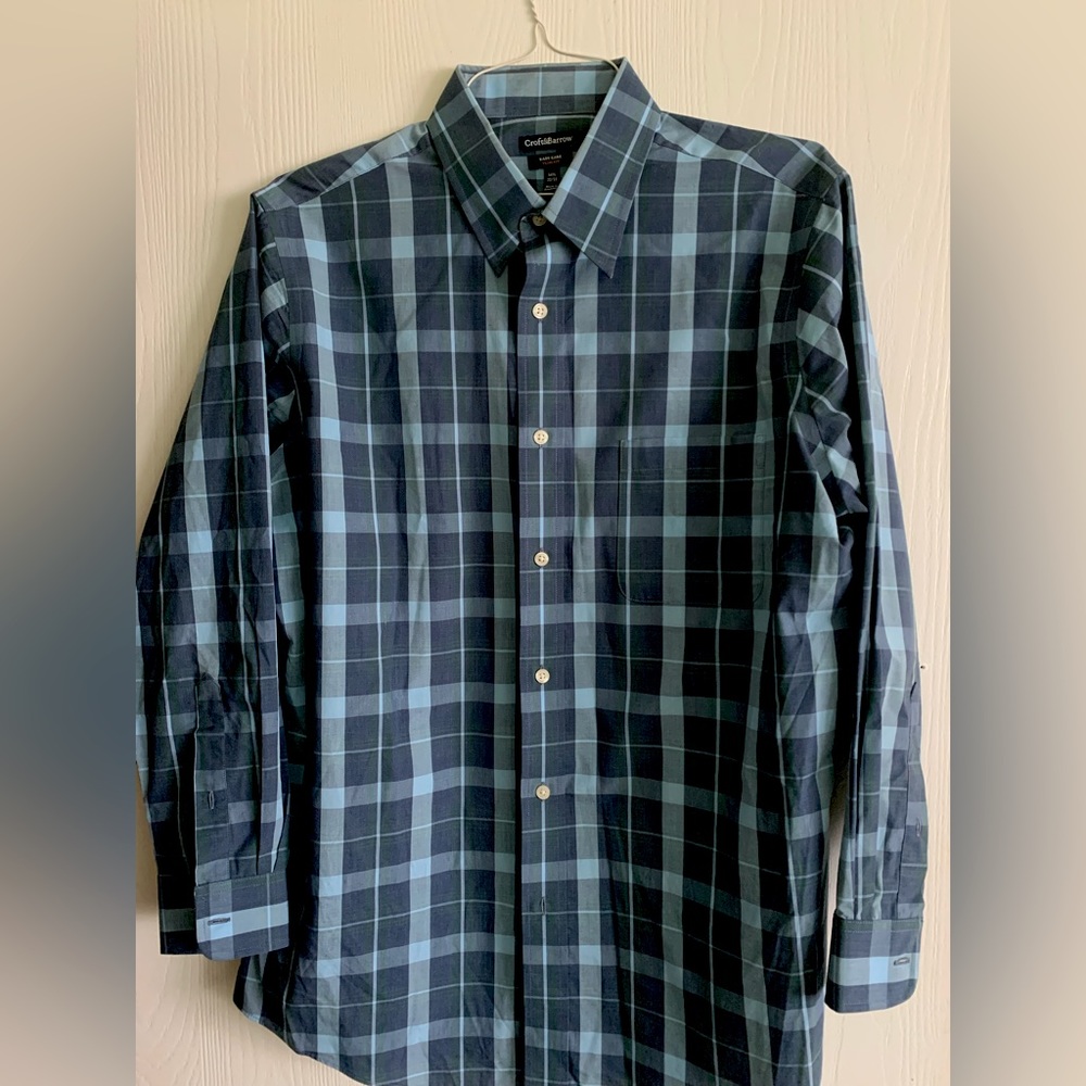 Gently used Men’s Croft & Barrow Plaid Dress Shirt 16 1/2 32/33